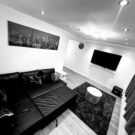 House Hundy Apartment Manchester Exterior photo